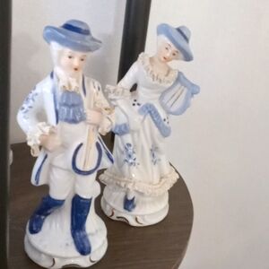 Set of 2 Handpainted Vintage Porcelain Figurines